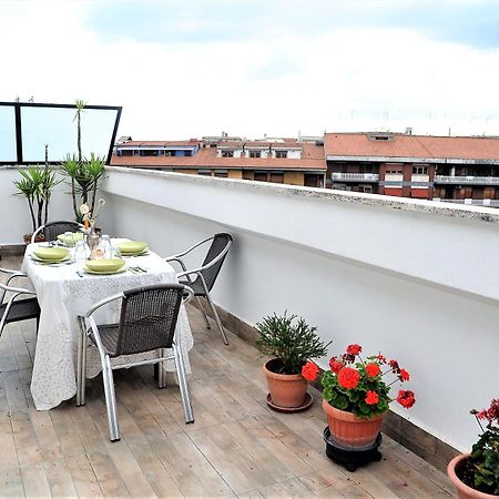 Attico Luminoso Terrazza Metro A Aria Cond Wifi Apartment Rome Exterior photo